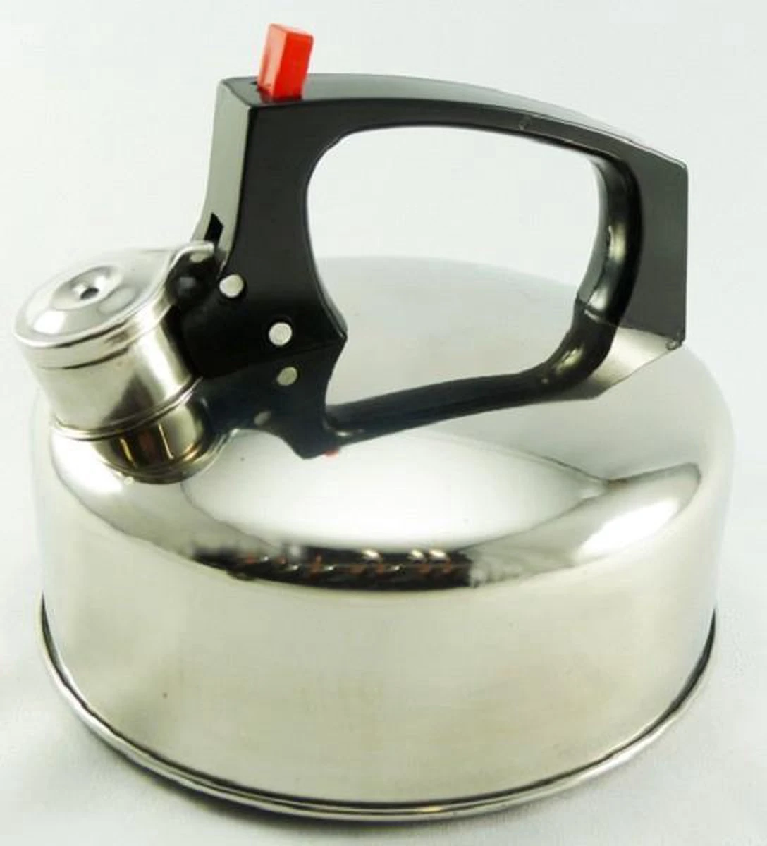 Fluitketel RVS 2 Ltr Met Rode Knop. Alle Warmte Bronnen. 4 Fluitketel RVS 2 Ltr Met Rode Knop. Alle Warmte Bronnen. - Afbeelding 2