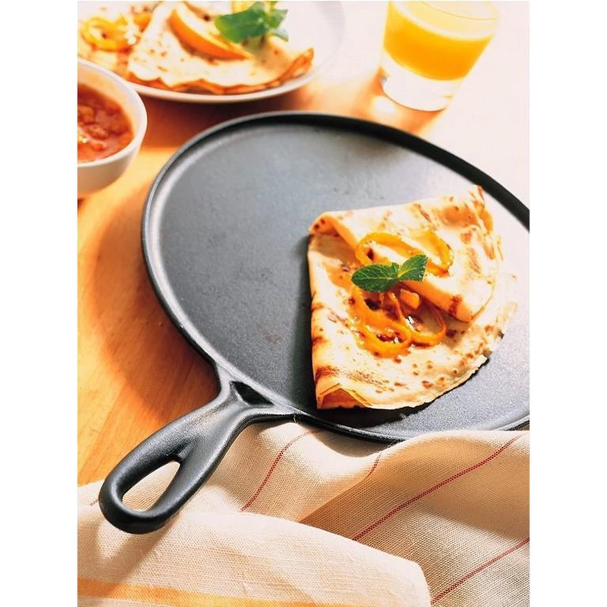 Le Creuset Le Creuster Gietijzeren Pannenkoekpan - Mat Zwart - 27cm 6 Le Creuset Le Creuster Gietijzeren Pannenkoekpan - Mat Zwart - 27cm - Afbeelding 4