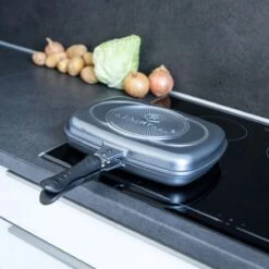 Herenthal Dubbele Grillpan - Ø 28 Cm - Koekenpan - Keramische Pan - Marmeren Coating Met Antiaanbaklaag - PFAS & PFOA Vrij - Pan - Grill - Vermindert Geur, Rook En Oliespatten - Zilver 21 Herenthal Dubbele Grillpan - Ø 28 Cm - Koekenpan - Keramische Pan - Marmeren Coating Met Antiaanbaklaag - PFAS & PFOA Vrij - Pan - Grill - Vermindert Geur, Rook En Oliespatten - Zilver -Kookgerei Korting Winkel 1200x1200 1124