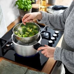 Springlane Roestvrijstalen Snelkookpan - Inductie - Pressure Cooker - 6,0 L Met Stoommand 18 Springlane Roestvrijstalen Snelkookpan - Inductie - Pressure Cooker - 6,0 L Met Stoommand -Kookgerei Korting Winkel 1200x1200 1438