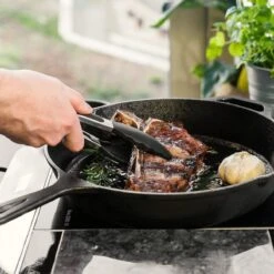 Navaris Gietijzeren Koekenpan - Braadpan Van Gietijzer - Ronde Skillet - Geschikt Voor Alle Warmtebronnen - Ø 30 Cm - Ovenbestendig Tot 260 Graden 32 Navaris Gietijzeren Koekenpan - Braadpan Van Gietijzer - Ronde Skillet - Geschikt Voor Alle Warmtebronnen - Ø 30 Cm - Ovenbestendig Tot 260 Graden -Kookgerei Korting Winkel 1200x1200 217