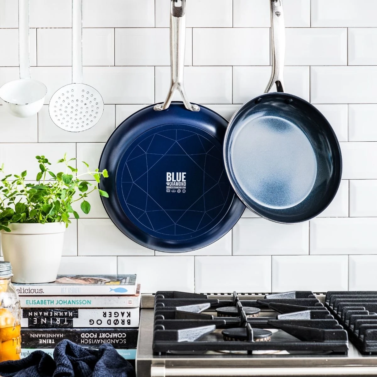 Blue Diamond, Keramische Koekenpan Verrijkt Met Diamantdeeltjes – Inductie Koekenpan Ø 28 Cm – PFAS En PHOA Vrij 8 Blue Diamond, Keramische Koekenpan Verrijkt Met Diamantdeeltjes – Inductie Koekenpan Ø 28 Cm – PFAS En PHOA Vrij - Afbeelding 6