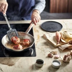 Demeyere Classico 3 RVS Koekenpan – Koekenpan Inductie - 28 Cm – PTFE-vrij 12 Demeyere Classico 3 RVS Koekenpan – Koekenpan Inductie - 28 Cm – PTFE-vrij -Kookgerei Korting Winkel 1200x1200 396