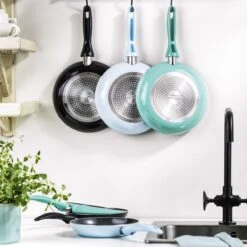 VitaVerde Expert Koekenpannenset Ø 24cm + Ø 28cm - Lichtblauw - Inductie - PFAS-vrij 16 VitaVerde Expert Koekenpannenset Ø 24cm + Ø 28cm - Lichtblauw - Inductie - PFAS-vrij -Kookgerei Korting Winkel 1200x1200 487