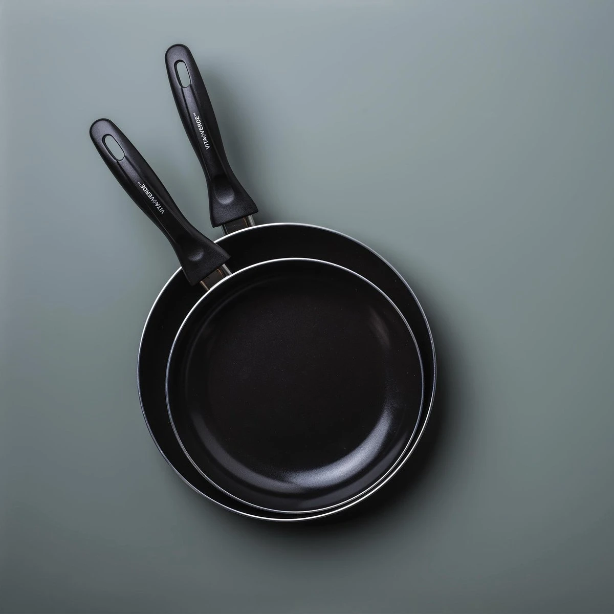 VitaVerde Expert Koekenpannenset Ø 24cm + Ø 28cm - Zwart - Inductie - PFAS-vrij 4 VitaVerde Expert Koekenpannenset Ø 24cm + Ø 28cm - Zwart - Inductie - PFAS-vrij - Afbeelding 2