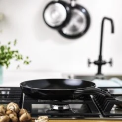 VitaVerde Expert Koekenpannenset Ø 24cm + Ø 28cm - Zwart - Inductie - PFAS-vrij 17 VitaVerde Expert Koekenpannenset Ø 24cm + Ø 28cm - Zwart - Inductie - PFAS-vrij -Kookgerei Korting Winkel 1200x1200 506