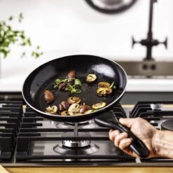 VitaVerde Expert Koekenpannenset Ø 24cm + Ø 28cm - Zwart - Inductie - PFAS-vrij 20 VitaVerde Expert Koekenpannenset Ø 24cm + Ø 28cm - Zwart - Inductie - PFAS-vrij -Kookgerei Korting Winkel 1200x1200 508