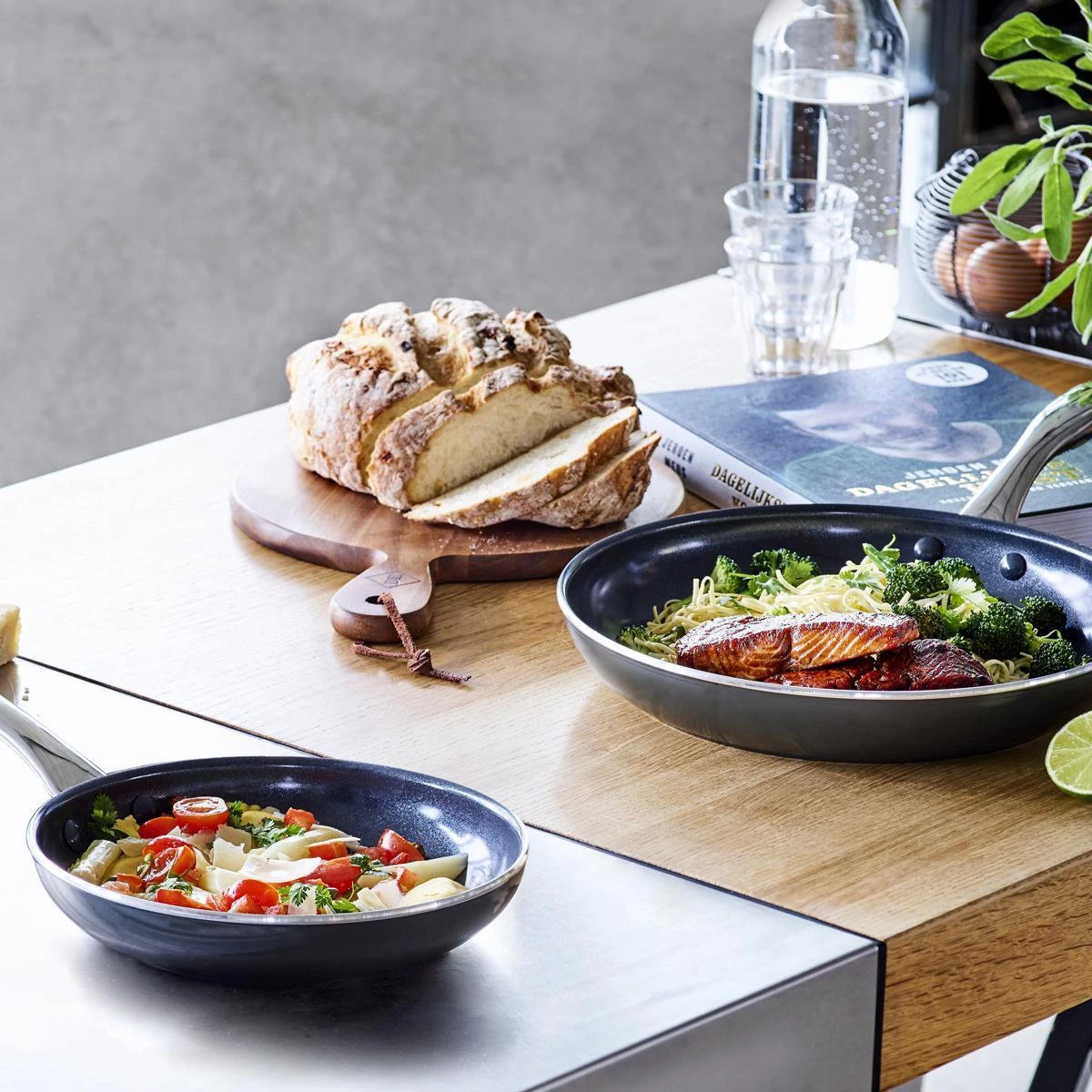 Dagelijkse Kost - Koekenpannenset 2-delig - ø20+28cm - Inductie - Anti-aanbak - PFAS-vrij 13 Dagelijkse Kost - Koekenpannenset 2-delig - ø20+28cm - Inductie - Anti-aanbak - PFAS-vrij - Afbeelding 11