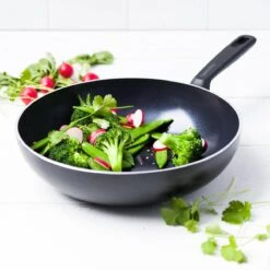 GreenPan Memphis Keramische Wokpan - Ø 28 Cm - PFAS-vrij 30 GreenPan Memphis Keramische Wokpan - Ø 28 Cm - PFAS-vrij -Kookgerei Korting Winkel 1200x1200 593