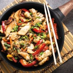 Rosmarino Black Line - Wokpan - Ø30cm - 100% PFAS & PFOA Vrij - Gegoten Aluminium - Non-stick Minerale Coating - Ergonomische Handgreep - Geschikt Voor Alle Warmtebronnen & Vaatwasser 27 Rosmarino Black Line - Wokpan - Ø30cm - 100% PFAS & PFOA Vrij - Gegoten Aluminium - Non-stick Minerale Coating - Ergonomische Handgreep - Geschikt Voor Alle Warmtebronnen & Vaatwasser -Kookgerei Korting Winkel 1200x1200 655