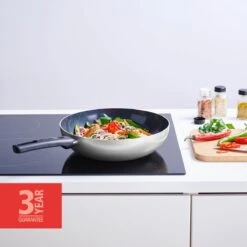BRABANTIA INDU+ Wokpan - Keramische Antiaanbaklaag - Ø 28 Cm - Inductie - Pfas Vrij 15 BRABANTIA INDU+ Wokpan - Keramische Antiaanbaklaag - Ø 28 Cm - Inductie - Pfas Vrij -Kookgerei Korting Winkel 1200x1200 669