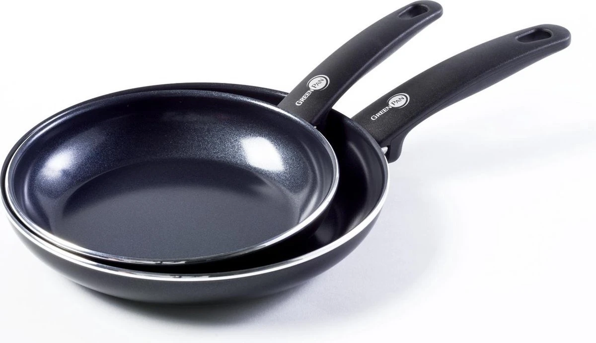 GreenPan Cambridge Koekenpannenset Ø 20cm + Ø 28cm - Zwart - Inductie - PFAS-vrij 3 GreenPan Cambridge Koekenpannenset Ø 20cm + Ø 28cm - Zwart - Inductie - PFAS-vrij