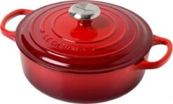 Le Creuset - Gietijzeren - Lage Braadpan - 24cm - Kersenrood 37 Le Creuset - Gietijzeren - Lage Braadpan - 24cm - Kersenrood -Kookgerei Korting Winkel 1200x719 1