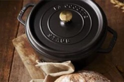 Staub Ronde Braadpan - Ø28 Cm - Zwart 12 Staub Ronde Braadpan - Ø28 Cm - Zwart -Kookgerei Korting Winkel 1200x799 119