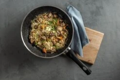 Sola Hapjespan Stonehenge - Ø 28 Cm - Zwart/wit - Aluminium - Antiaanbaklaag 13 Sola Hapjespan Stonehenge - Ø 28 Cm - Zwart/wit - Aluminium - Antiaanbaklaag -Kookgerei Korting Winkel 1200x799 62