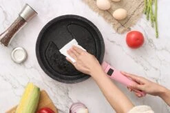 Royalty Line Inductie Pannenset - Luxe 14-delige Pannenset Marmeren Coating - Pannen Met Afneembare Handvaten - Oven-Ready - PFAS-Vrij - Voor Alle Warmtebronnen - Afneembare Koudgrepen - Antiaanbaklaag - Koekenpan Met Glazen Deksels - Roze 25 Royalty Line Inductie Pannenset - Luxe 14-delige Pannenset Marmeren Coating - Pannen Met Afneembare Handvaten - Oven-Ready - PFAS-Vrij - Voor Alle Warmtebronnen - Afneembare Koudgrepen - Antiaanbaklaag - Koekenpan Met Glazen Deksels - Roze -Kookgerei Korting Winkel 1200x799 79