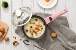 Swiss Pro+ | Set 14 Delige Pannenset | Inductie - Pannensets - Glazen Deksel - Met Afneembare Handgreep - Marmeren Interieur -PFAS-vrij | Pink -Kookgerei Korting Winkel 1200x799 96