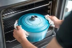 Nuovva Gietijzeren Braadpan Antiaanbaklaag Met Deksel - Sudderpan Blauw - Rond - Ø24 Cm - 4,7 Liter - 100% PFAS & PFOA Vrij - Geschikt Voor Alle Warmtebronnen - Elektrisch - Gas - Halogeen - Inductie – Keramisch 10 Nuovva Gietijzeren Braadpan Antiaanbaklaag Met Deksel - Sudderpan Blauw - Rond - Ø24 Cm - 4,7 Liter - 100% PFAS & PFOA Vrij - Geschikt Voor Alle Warmtebronnen - Elektrisch - Gas - Halogeen - Inductie – Keramisch -Kookgerei Korting Winkel 1200x800 208