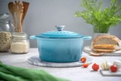 Nuovva Gietijzeren Braadpan Antiaanbaklaag Met Deksel - Sudderpan Blauw - Rond - Ø24 Cm - 4,7 Liter - 100% PFAS & PFOA Vrij - Geschikt Voor Alle Warmtebronnen - Elektrisch - Gas - Halogeen - Inductie – Keramisch 12 Nuovva Gietijzeren Braadpan Antiaanbaklaag Met Deksel - Sudderpan Blauw - Rond - Ø24 Cm - 4,7 Liter - 100% PFAS & PFOA Vrij - Geschikt Voor Alle Warmtebronnen - Elektrisch - Gas - Halogeen - Inductie – Keramisch -Kookgerei Korting Winkel 1200x800 209