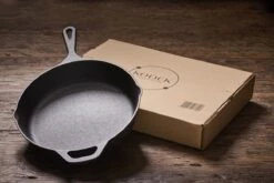 Koock Amsterdam® Skillet - Gietijzer - 25cm - Koekenpan - Geschikt Voor Alle Warmtebronnen 10 Koock Amsterdam® Skillet - Gietijzer - 25cm - Koekenpan - Geschikt Voor Alle Warmtebronnen -Kookgerei Korting Winkel 1200x800 50