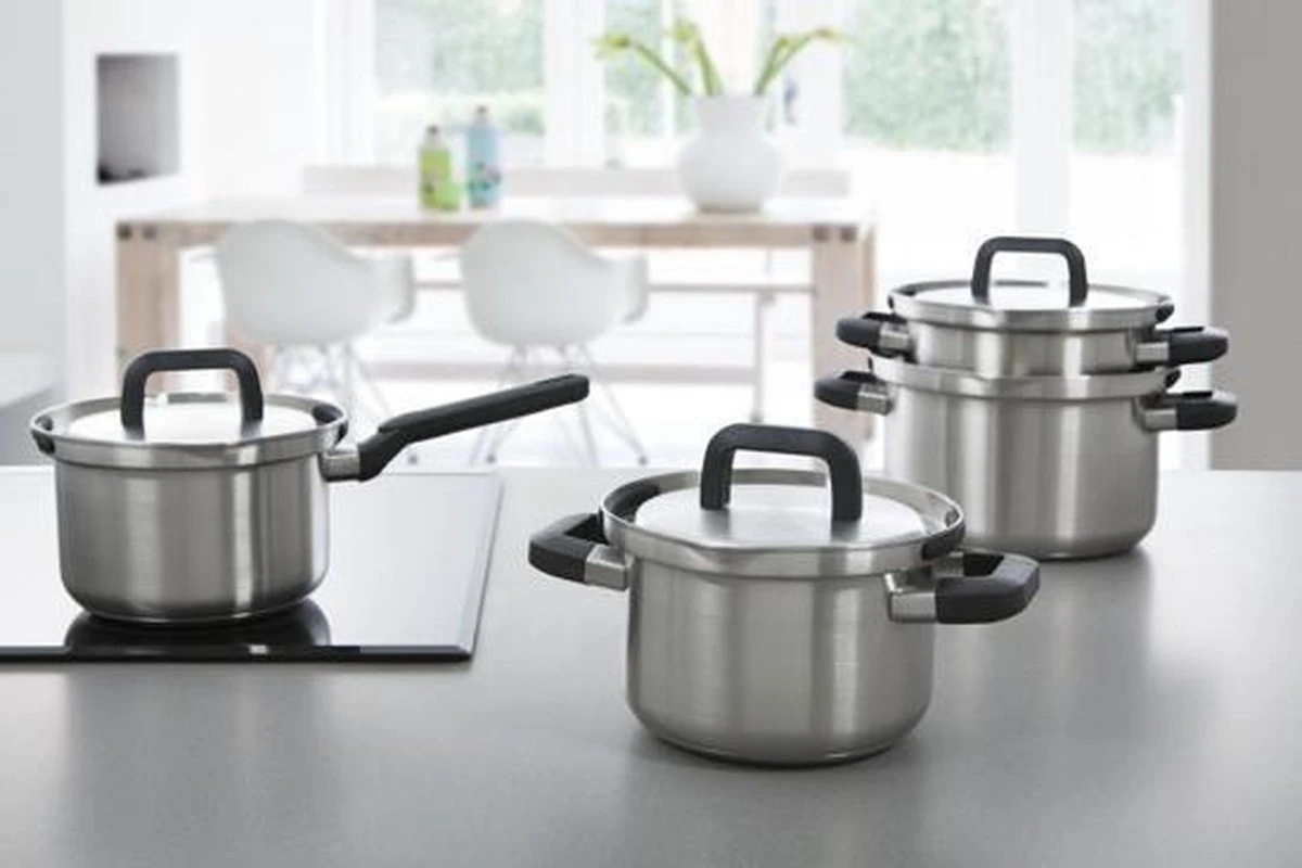 BK Flow Cool Pannenset - 4-delig – RVS Deksels - Veilig Afgietsysteem - Geschikt Voor Alle Warmtebronnen 20 BK Flow Cool Pannenset - 4-delig – RVS Deksels - Veilig Afgietsysteem - Geschikt Voor Alle Warmtebronnen - Afbeelding 18