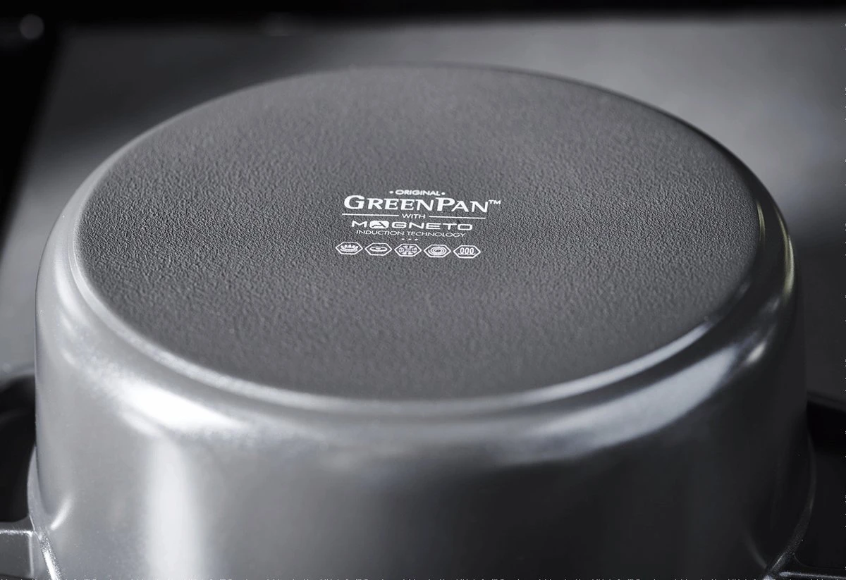 GreenPan Featherweights Braadpan 22cm - Zwart - Inductie - PFAS-vrij 8 GreenPan Featherweights Braadpan 22cm - Zwart - Inductie - PFAS-vrij - Afbeelding 6