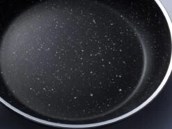 Sola Wokpan Stonehenge - Ø 28 Cm - Zwart/wit - Aluminium - Antiaanbaklaag -Kookgerei Korting Winkel 1200x906 17