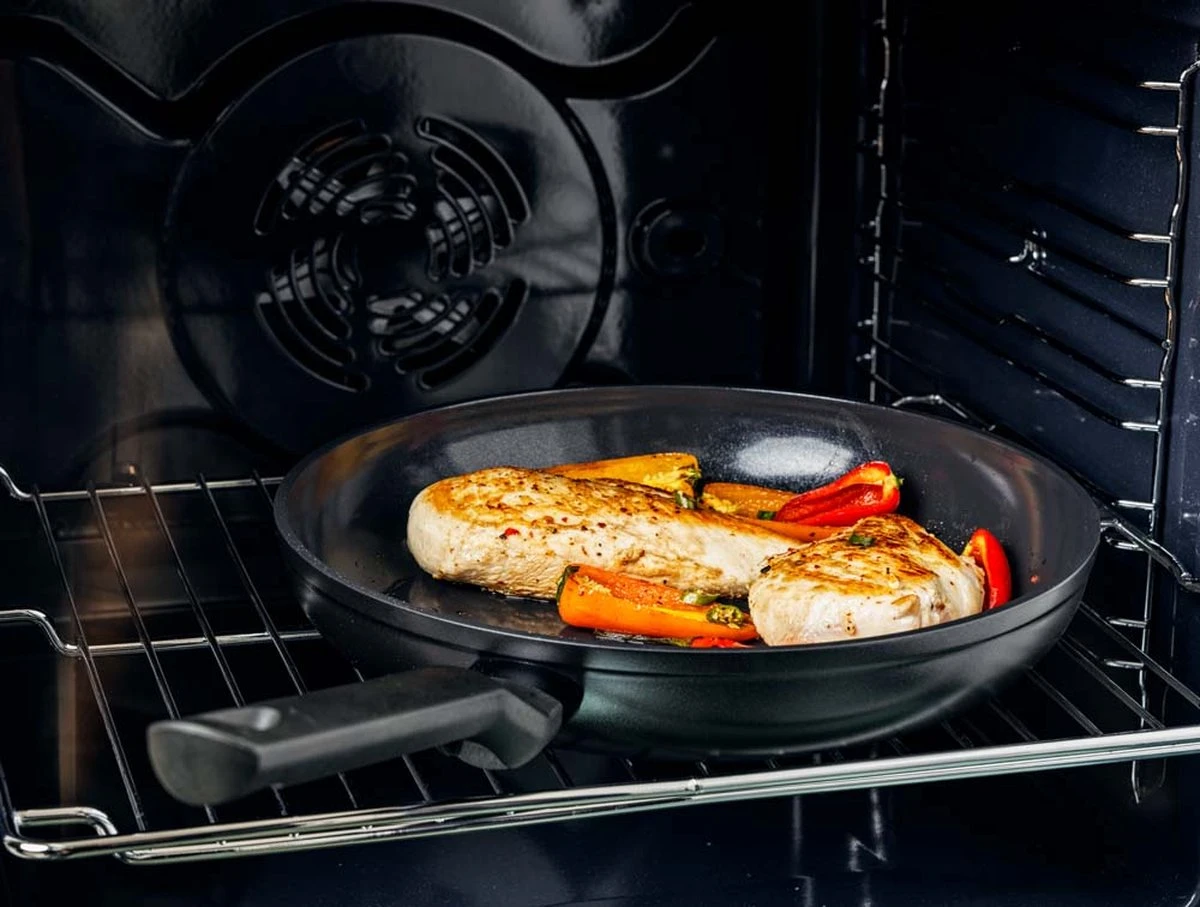 BK Easy Induction Ceramic Koekenpan Ø26 Cm - Inductie - PFAS-vrij 11 BK Easy Induction Ceramic Koekenpan Ø26 Cm - Inductie - PFAS-vrij - Afbeelding 9