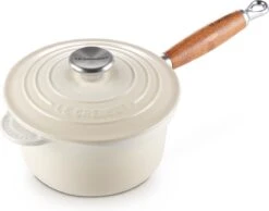 Le Creuset Steelpan - Met Deksel - Tradition - Meringue - ø 18 Cm / 1.8 Liter 12 Le Creuset Steelpan - Met Deksel - Tradition - Meringue - ø 18 Cm / 1.8 Liter -Kookgerei Korting Winkel 1200x941 2