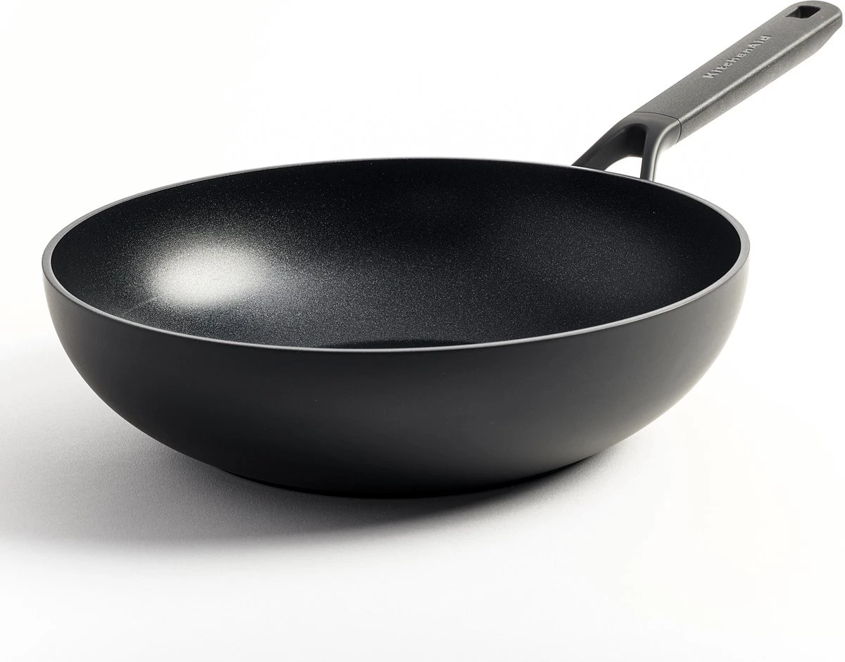 KitchenAid Classic Forged Aluminium Wok ø28cm - Zwart - Inductie - Anti-aanbak 15 KitchenAid Classic Forged Aluminium Wok ø28cm - Zwart - Inductie - Anti-aanbak - Afbeelding 13