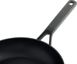 KitchenAid Classic Forged Aluminium Wok ø28cm - Zwart - Inductie - Anti-aanbak 20 KitchenAid Classic Forged Aluminium Wok ø28cm - Zwart - Inductie - Anti-aanbak -Kookgerei Korting Winkel 1200x997 1