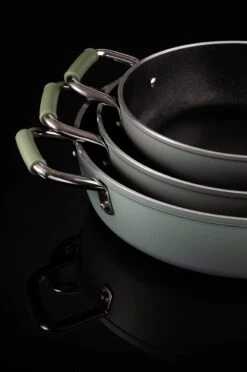 Primecook - Braadpan / Hapjespan Met Deksel - Ø 28 Cm - PFAS-vrij - Inductie - Ecoshield 24 Primecook - Braadpan / Hapjespan Met Deksel - Ø 28 Cm - PFAS-vrij - Inductie - Ecoshield -Kookgerei Korting Winkel 797x1200
