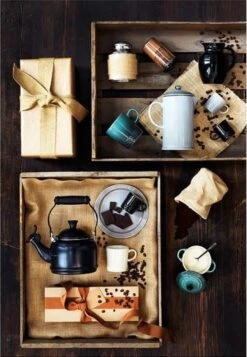 Le Creuset Demi Fluitketel - 1,1 L - Ebbenzwart -Kookgerei Korting Winkel 830x1200